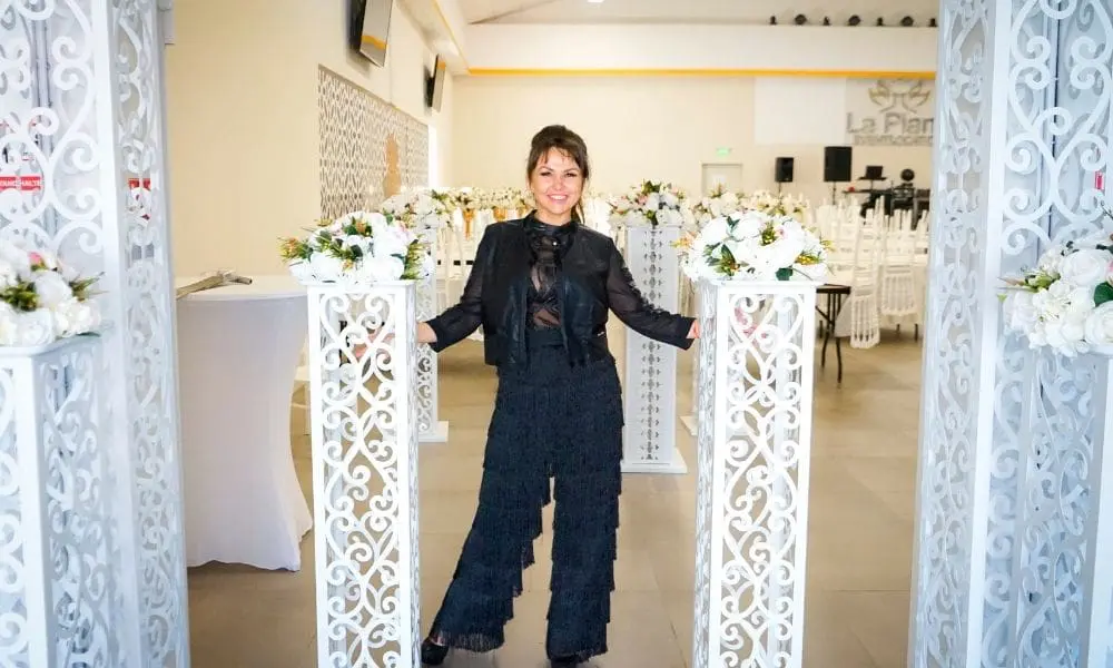 Tamada Natali bei einer Hochzeit