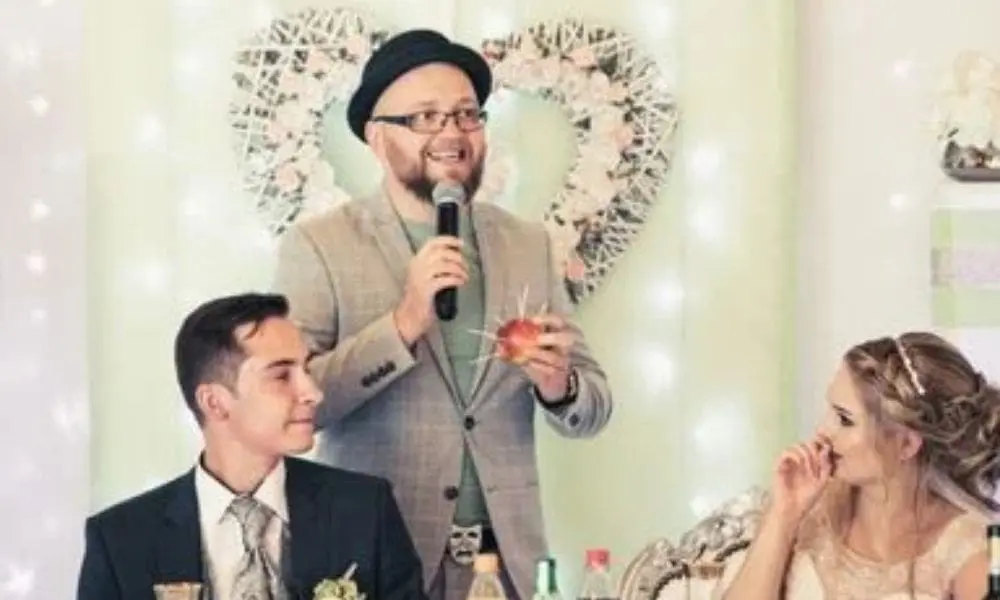 Tamada Nikita bei einer Hochzeit