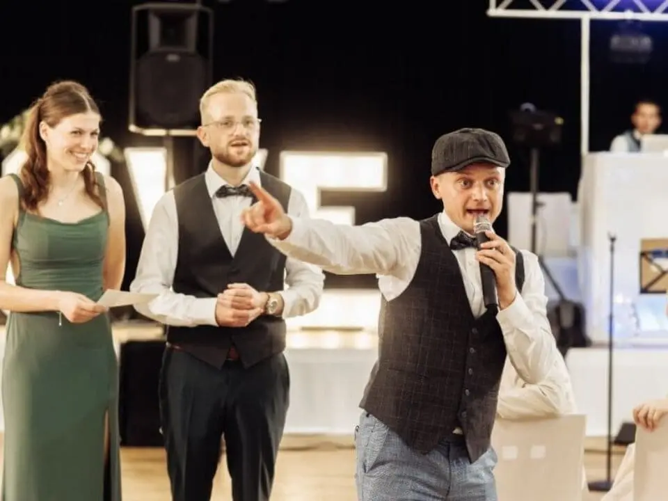 Tamada Artur bei der Peaky-Blinders-Show - WeddingBro Events Tamada Artur bei der Peaky-Blinders-Show
