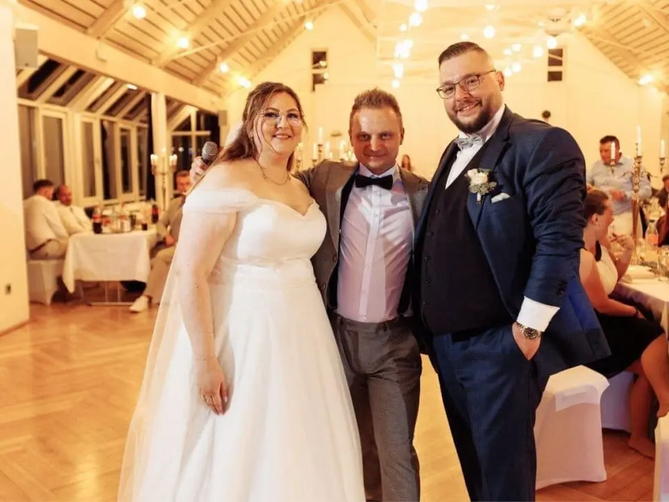 Tamada Artur mit Brautpaar - WeddingBro Events Tamada Artur mit Brautpaar