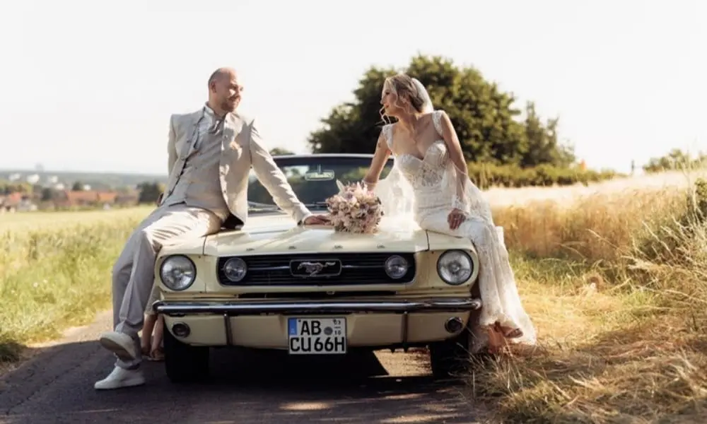 Brautpaar Hand in Hand – Hochzeitsfoto vom Studio Dima und Valeri
