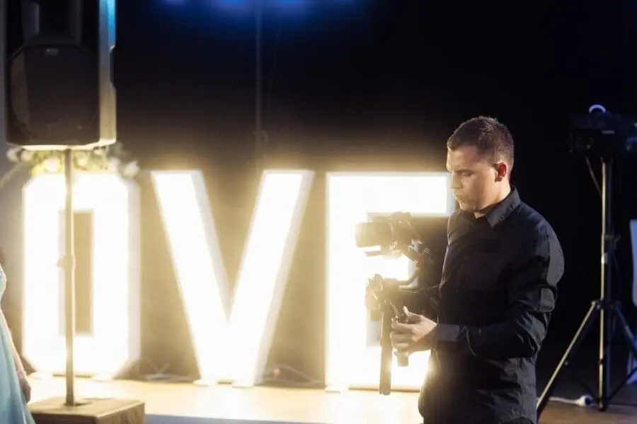 Videograf Valeri bei der Arbeit