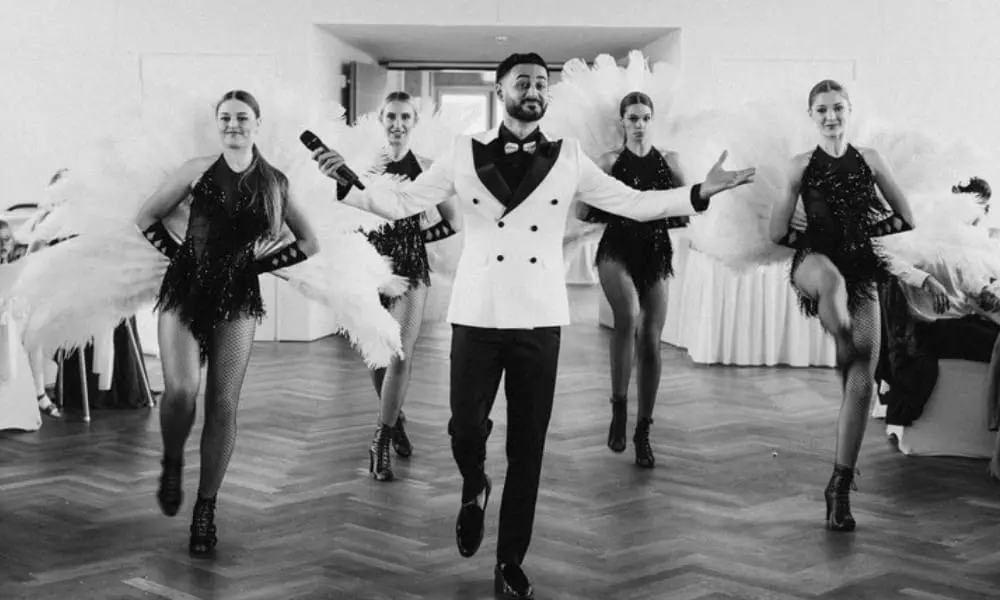 Live-Show mit Tänzerinnen bei einer Hochzeit - WeddingBro Events Live-Show mit Tänzerinnen bei einer Hochzeit