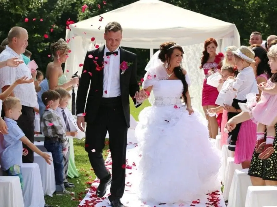 Brautpaar während der freien Trauung - WeddingBro Events Brautpaar während der freien Trauung