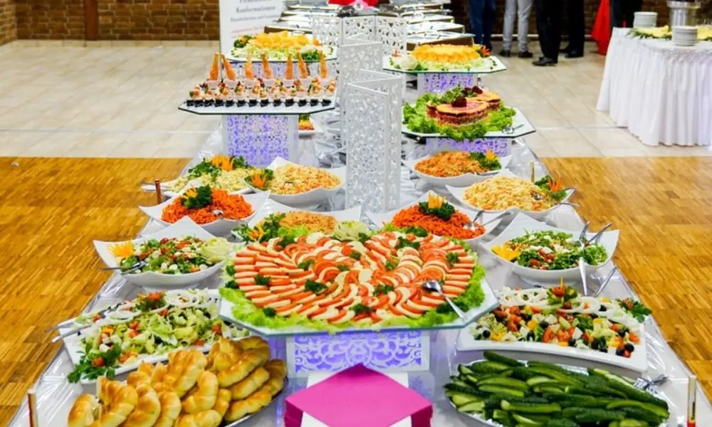 Waldemars Catering 33 - WeddingBro Events Liebevoll angerichtetes Hochzeitsbuffet von Waldemars Catering