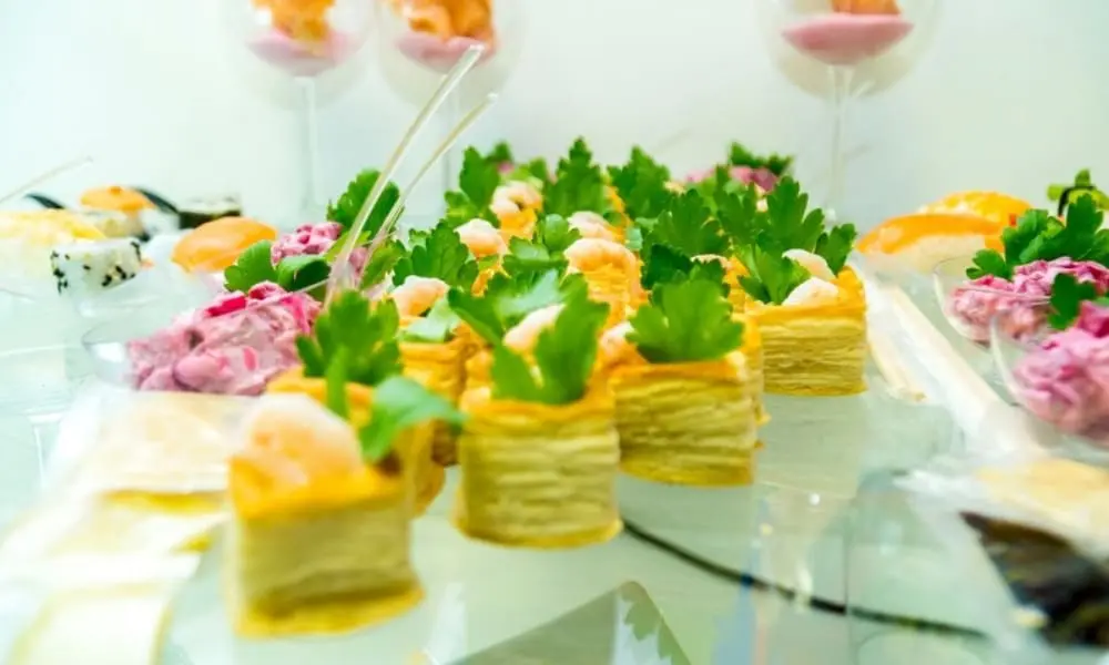 Waldemars Catering 35 - WeddingBro Events Buffetaufbau für eine Hochzeitsfeier – Waldemars Catering Düren