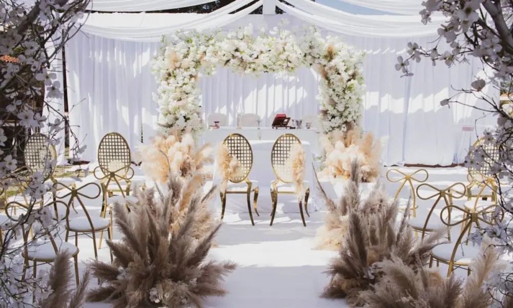 wb-deko-header - WeddingBro Events Festlich dekorierter Hochzeitssaal