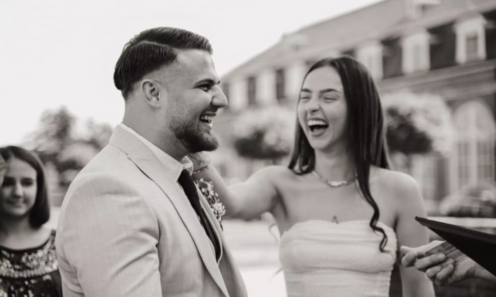 WeddingBro Galerie 31 - WeddingBro Events Lachendes Brautpaar in Schwarzweiß – Hochzeitsreportage von Lior und Roni